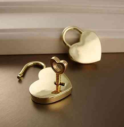 Замок сердце с ключиком золотого цвета Киев