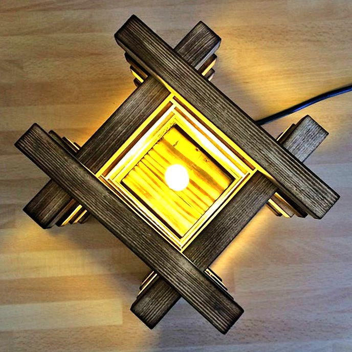 Светильник настольный 