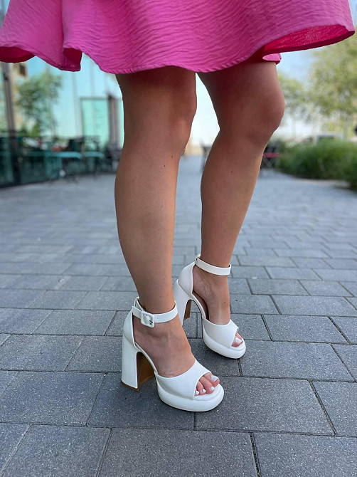 Meideli Модні жіночі босоніжки літні білі на товстому каблуці з відкритим носком з еко-шкіри ME Коломыя - изображение 10