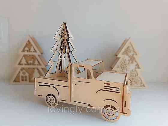Новорічна інсталяція  вантажівка 30 см з ялинкою. Ірпінь