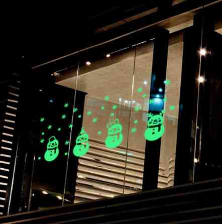 Новогодние наклейки на окна фосфорные Снеговики 15 на 30 см салатовый Киев