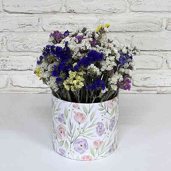 Нежная композиция из сухоцветов в кашпо 