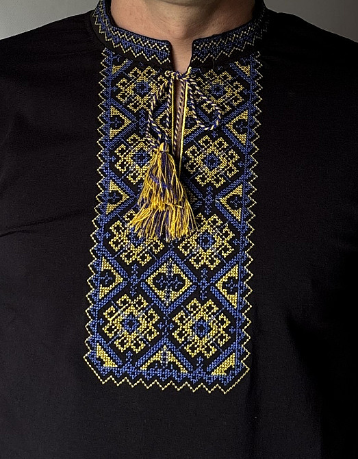 Футболка вышиванка черного цвета Киев - изображение 2