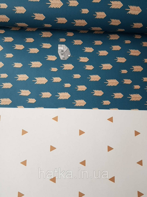 Обои флизелиновые детские  Caselio Our Planet 0.53х10 геометрия треугольники коричневые на белом Киев - изображение 2