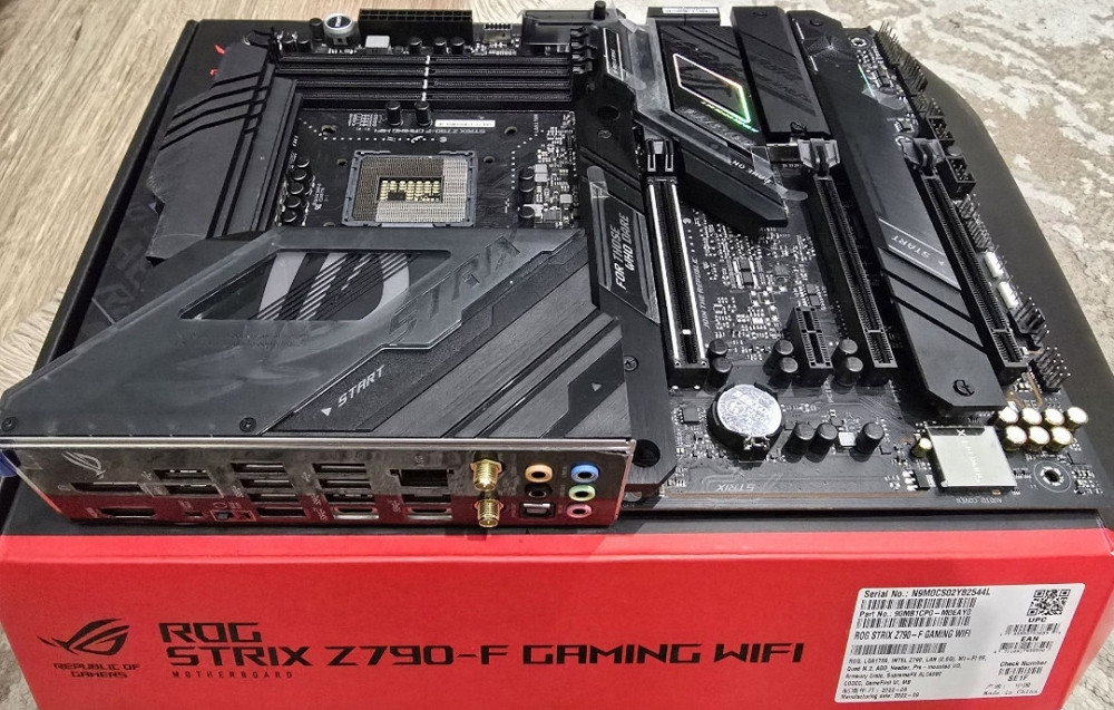 Asus Rog Strix Z790F Wi Fi Gaming Материнська плата. Київ - фото 1