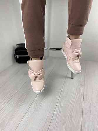 Снікерси жіночі 2415 пудра шкіра натуральна танкетка 38р.-24см. 39р.-25см. (3231) Коломыя