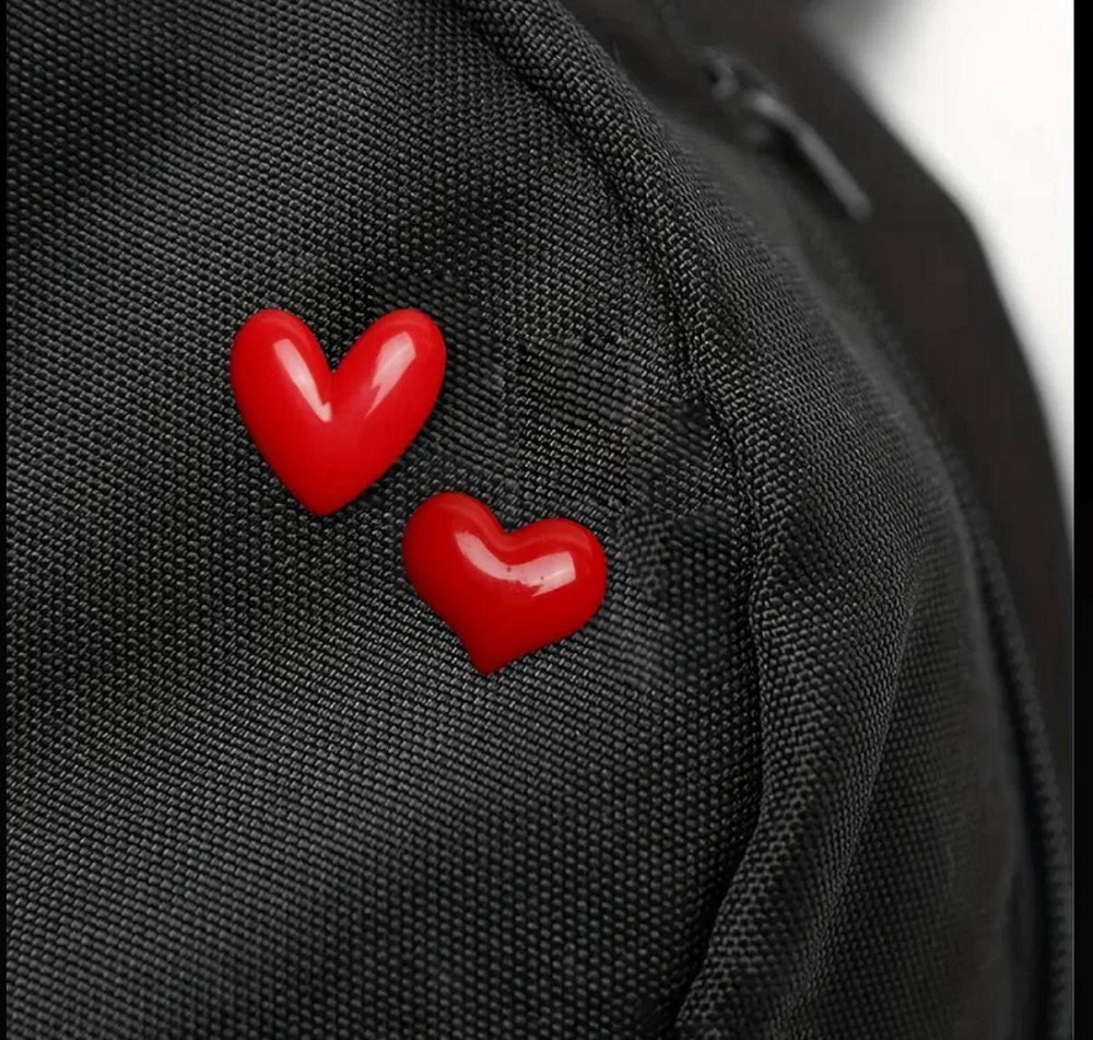 Набор брошей из смолы «Красные сердца» – 2 шт Киев - изображение 2