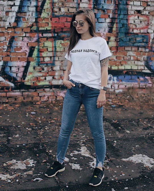 Белая женская футболка с надписью - Модная надпись Черновцы - изображение 1