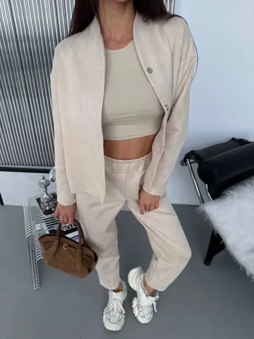 Жіночий костюм із замшу на дайвінгу чорний та світлий беж Одеса - фото 13