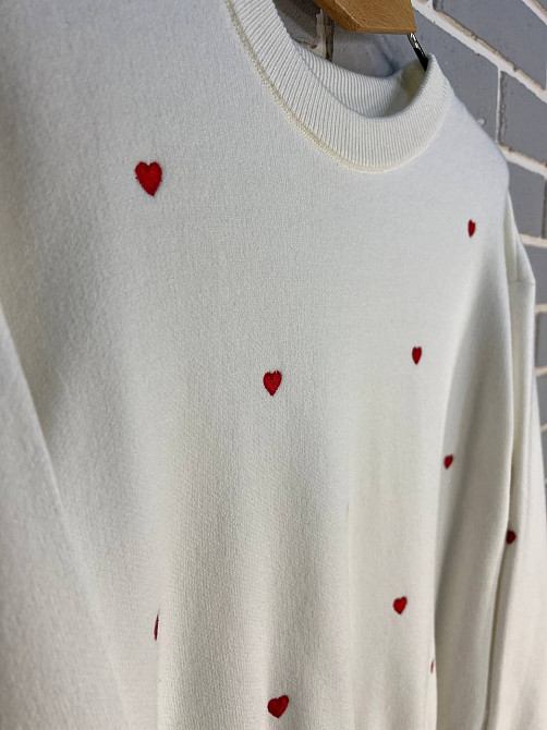 Светр жіночий A-N 7075 оверсайз широкий вишиті серця, білий, one size Київ - фото 14