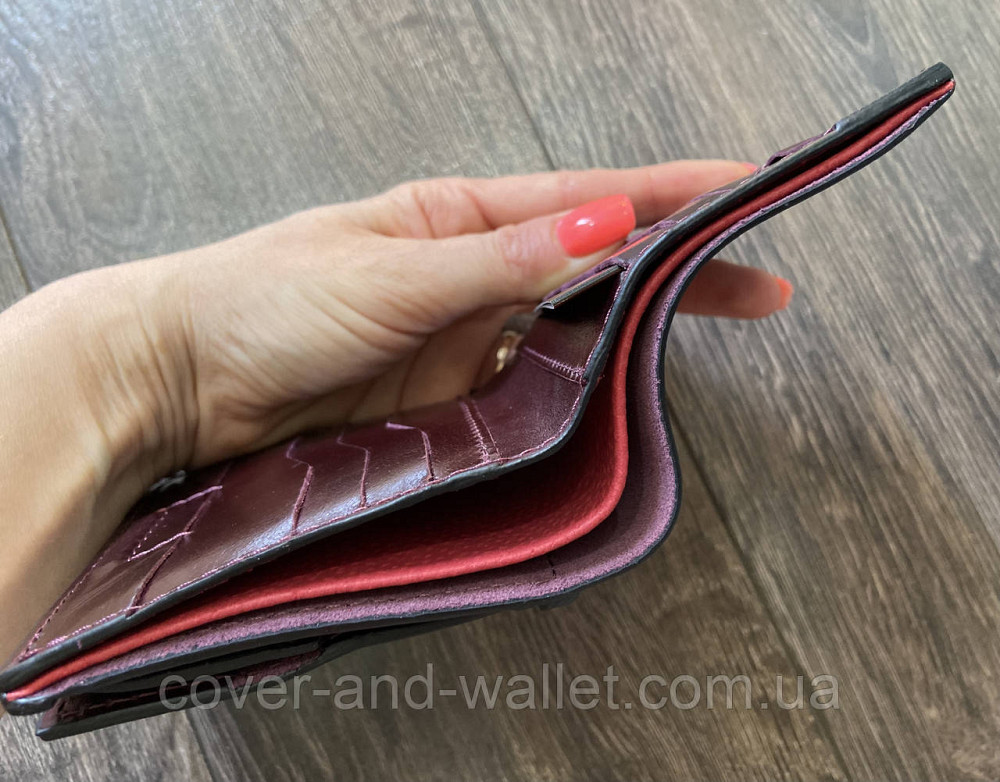 Компактний жіночий гаманець бордового кольору з італійської шкіри Grande Pelle Lettera Київ - фото 4