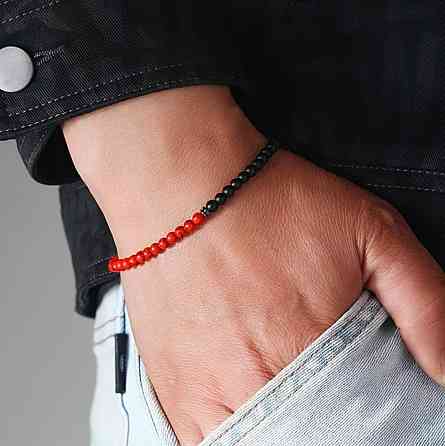 Браслет з оніксу та фарбованого говліту 4 мм на еластичній нитці, унісекс мінімалізм Київ