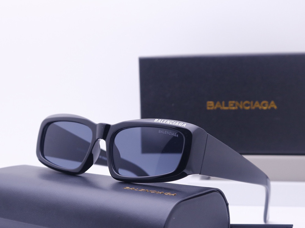 Женские солнцезащитные очки Balenciaga (23012) black Киев - изображение 1