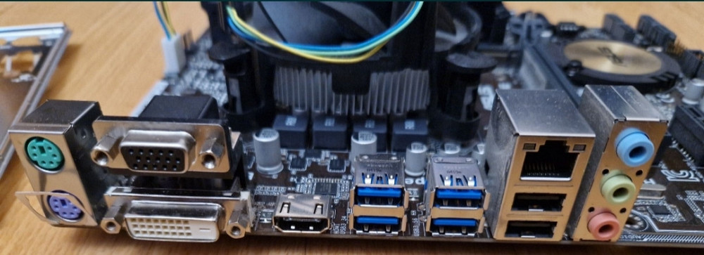 Материнська плата ASUS H97M-E (Support m2 SSD) Coket 1150 Київ - фото 1