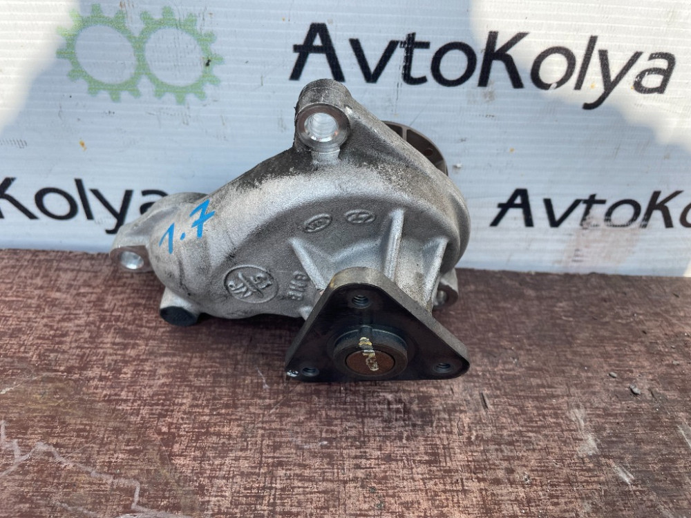 Помпа системи охолодження  Hyundai Tucson 1.7 crdi 2015-2019 Ковель - фото 1