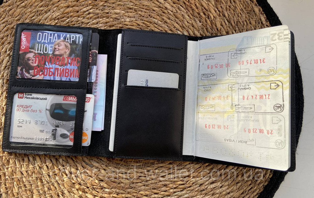 Тонкий чоловічий портмоне для паспорта та автодокументів з натуральної шкіри з тисненням марки авто Puos Київ - фото 7