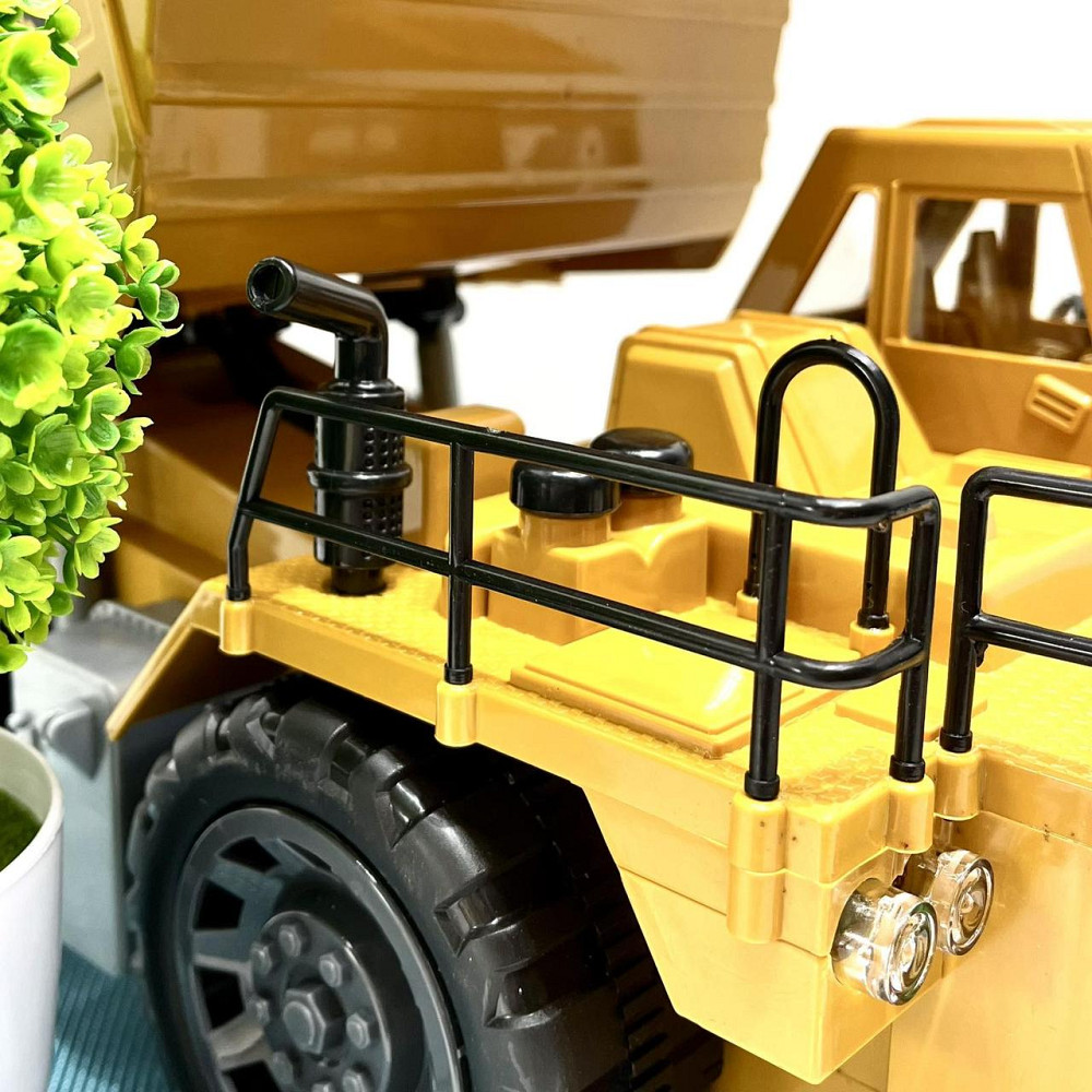 Машина самоскид на радіокеруванні світло звук 46 см Жовтий (XM-6819L) Чернігів - фото 7