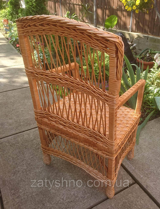 Стільчик плетений з підлокітниками Київ - фото 4