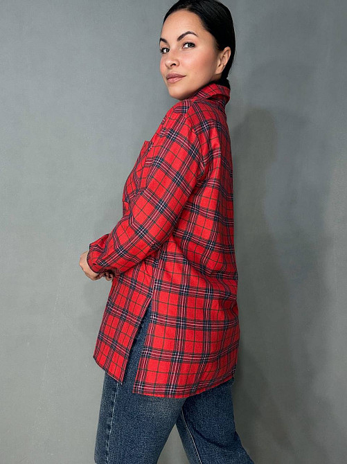 Сорочка жіноча Ariadna 8052 картата оверсайз розрізи по боках one size, червоний, one size Київ - фото 19