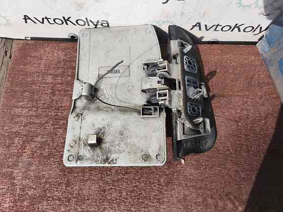 Лючок бензобака Renault Trafic II 2001-2013 (8200030800) Ковель