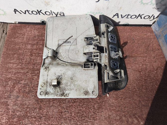 Лючок бензобака Renault Trafic II 2001-2013 (8200030800) Ковель - фото 2