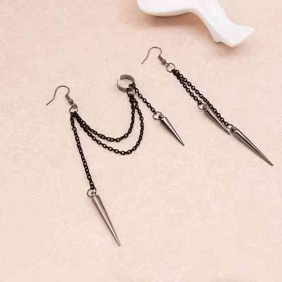 Серьги с цепочкой и шипами – ассиметричные готические украшения Киев