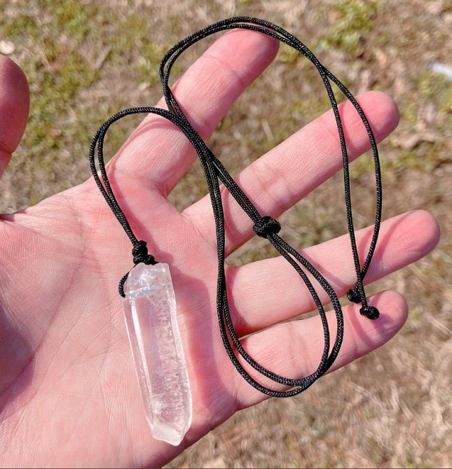 Підвіска з натурального гірського кришталю на регульованому шнурку Київ - фото 1