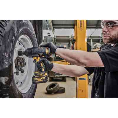 Гайковерт DeWALT 18 В XR Li-lon 2x5Ah, 1396 Нм (DCF900P2G) Вінниця