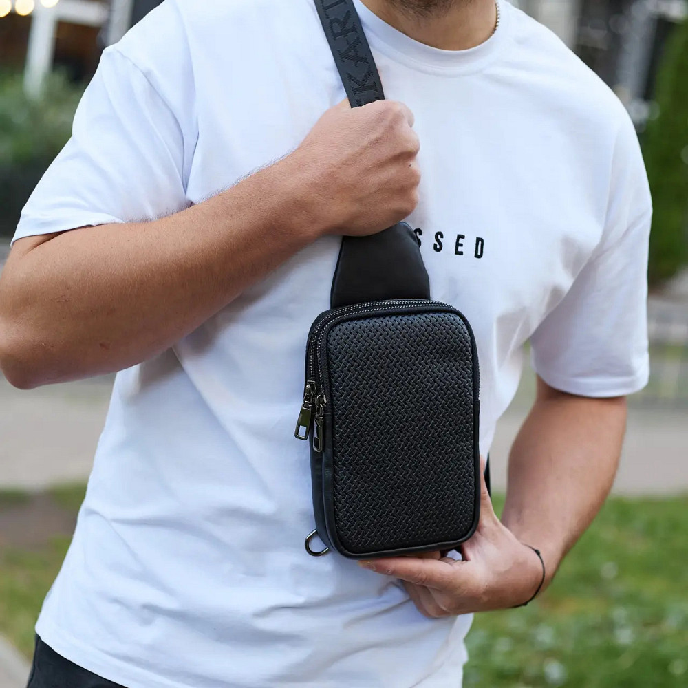 Брендова чоловіча нагрудна сумка рюкзак-слінг із натуральної шкіри молодіжна шкіряна чорна сумочка на плече Київ - фото 5