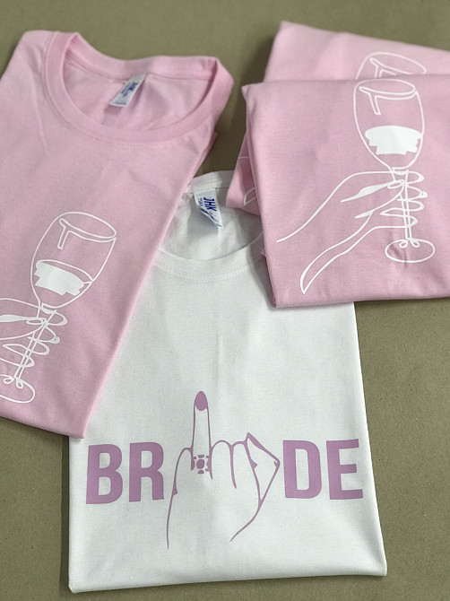 Футболки на девичник для невесты и ее подружек с бокалом вина. Черновцы - изображение 1