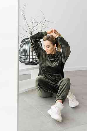 Жіночий велюровий костюм із капюшоном Хакі S Харків