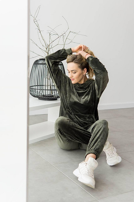 Жіночий велюровий костюм із капюшоном Хакі S Харків - фото 6