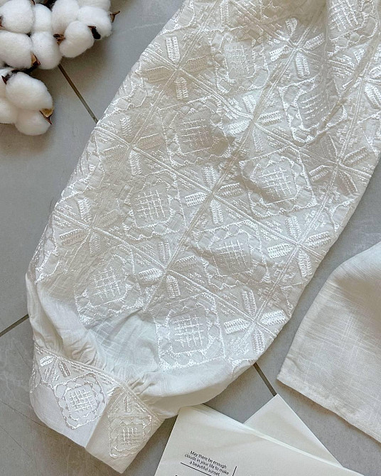 Женская современная вышиванка с белой вышивкой хлопка 44 Одесса - изображение 6