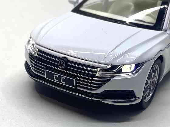 Машинка металева Volkswagen Passat SS 1:32 світло звук Біла (GT-01200) Чернігів