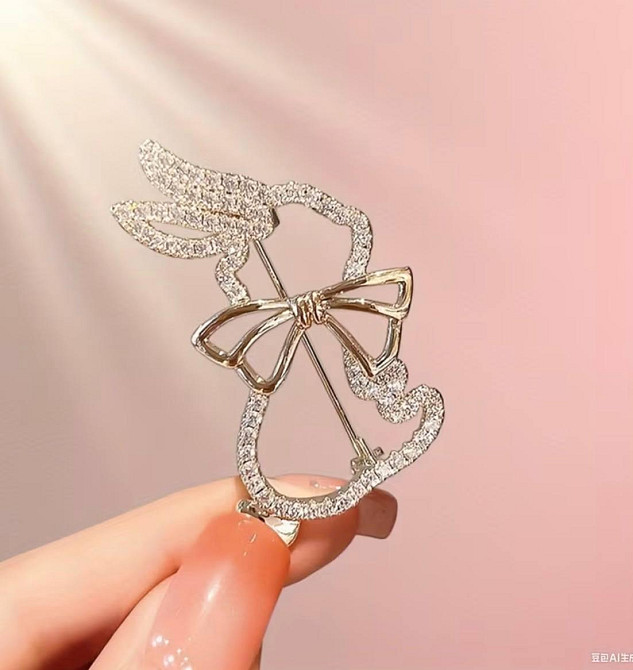 Брошь зайчик со стразами и бантиком декоративное украшение на одежду Киев - изображение 4