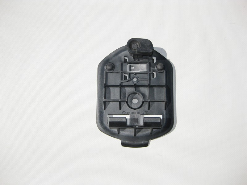 Mercedes-Benz  A2118900814 Кронштейн - утримувач аварійного знака E-Class W212 C-Class W203 W204 CLK C209 Одесса - изображение 1