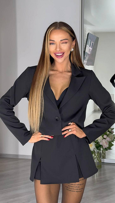 Женский базовый костюм двойка: жакет и юбка-шорты костюмная ткань Черный, 46/48 Одесса - изображение 3