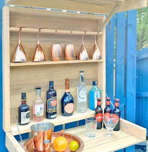 Настенный бар 