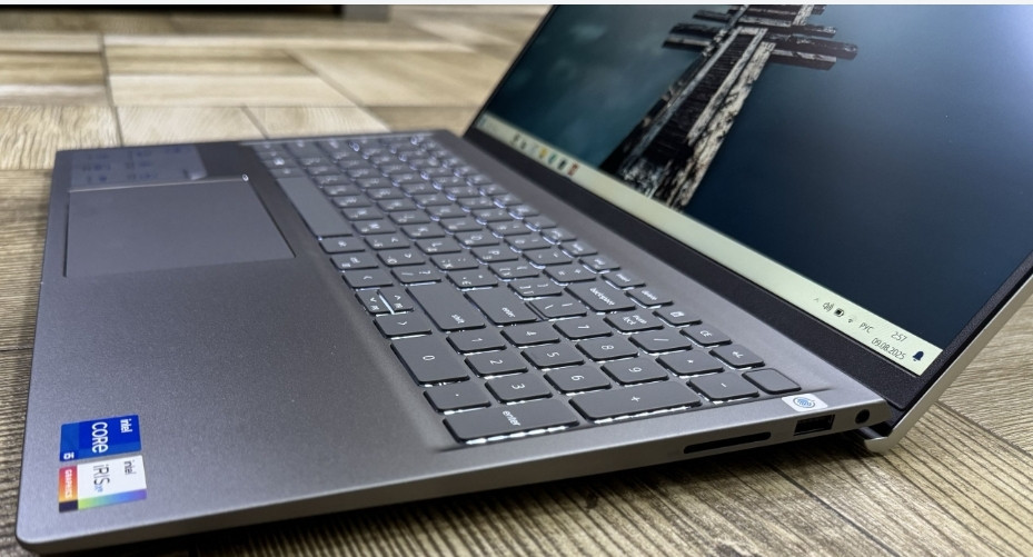 Новий ноутбук Dell Inspiron 5570 i5 11 покоління 16/512GB Київ - фото 5