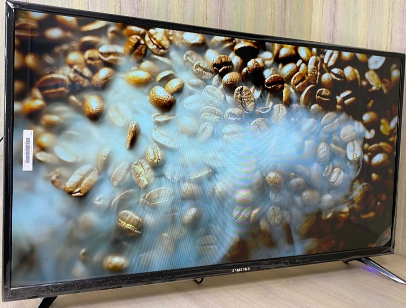 Телевізор Безрамний ТОНКІЙ: Samsung 32" 4K, Smart TV, HDR, T2. Харків - фото 1