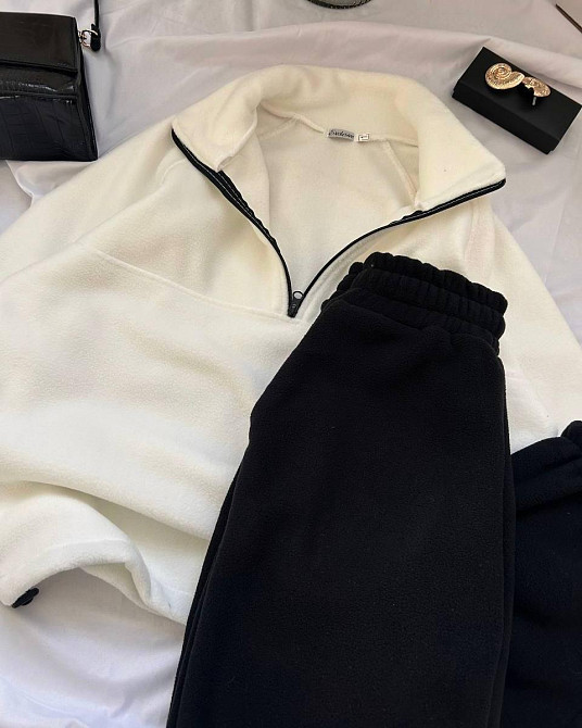 Женский теплый оверсайз костюм двойка: кофта и брюки из двухстороннего флиса Черный, 48/52 Одесса - изображение 4