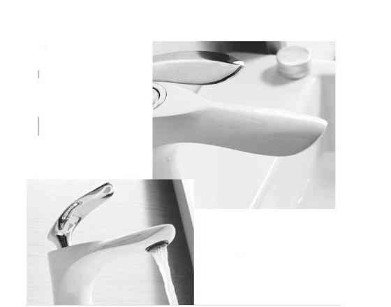 Смеситель дизайнерский для раковины кран в ванну однорычажный WanFan люкс качества Белый-хром Каменец-Подольский