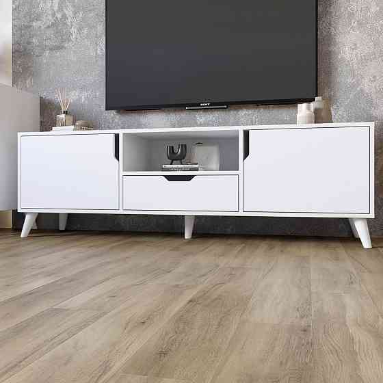 Тумба под телевизор с белыми ножками М-ЗОН Борн 1600 Нимфея Альба (белый) (MZN-031099) Львов