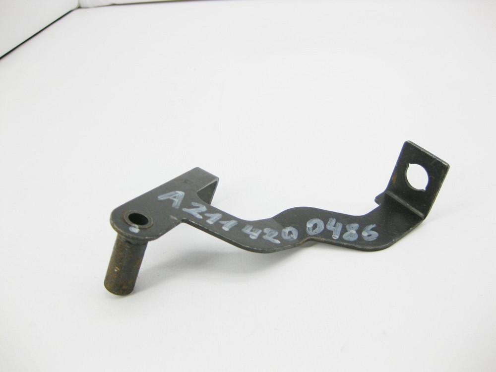 Mercedes-Benz  A2114200486 Тримач гальмівної трубки на передньому правому супорті E-Class W211 4matic Одесса - изображение 2