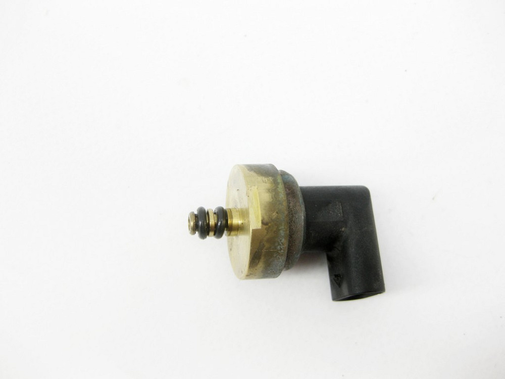 Mercedes-Benz  A0009051100 Датчик тиску в бензонасосі праворуч ML W164 R-class short W251 E-class W212 SLK/SLC R172 C-Class W204 CL C216 S-class short Одесса - изображение 1