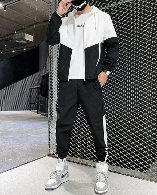 Легкий вітрозахисний костюм з водовідштовхувальної тканини зручний варіант для прогулянок і міста Львів - фото 3