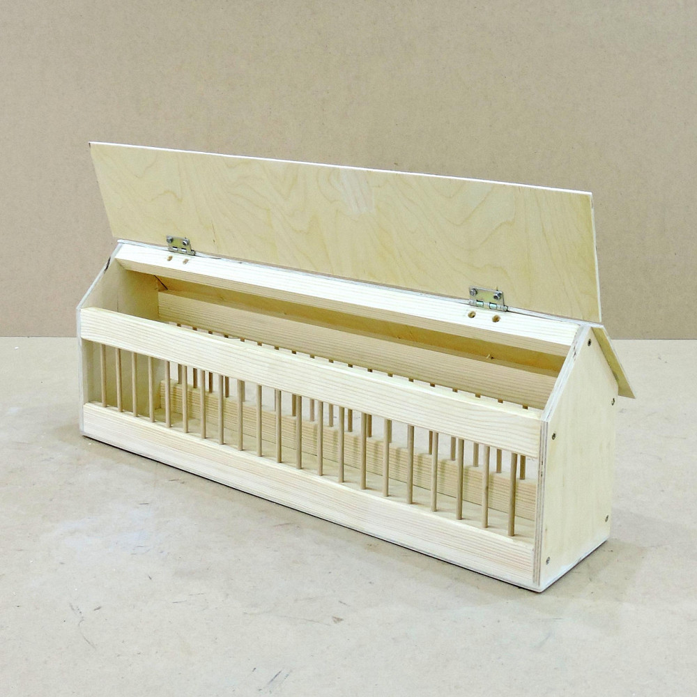 Деревянная кормушка для голубей 