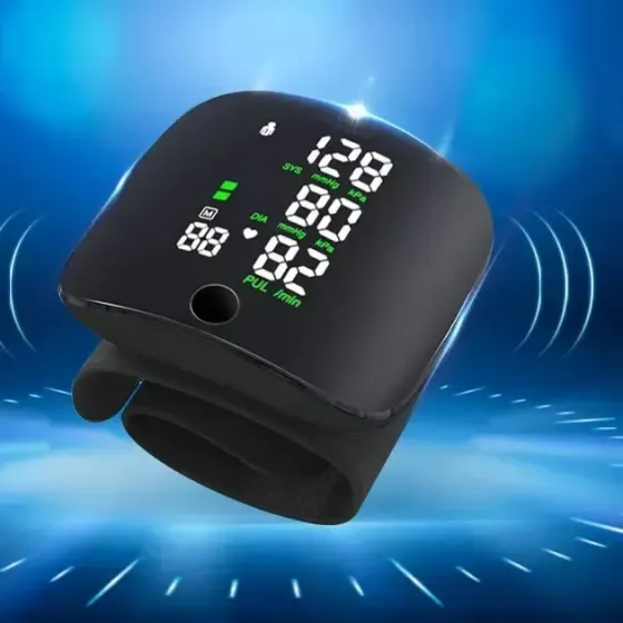 Автоматический тонометр на запястье от аккумулятора 300 мАч / Умный тонометр с сенсорным экраном и голосом Коломия