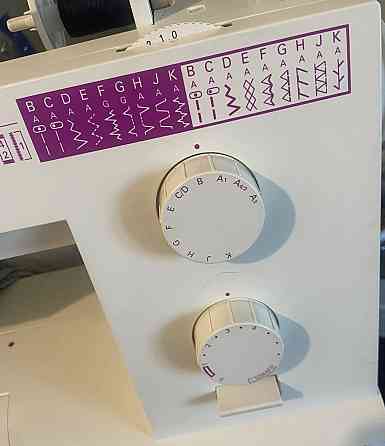 Німецька надійна машинка Прошиє шкіру та котон. Харків