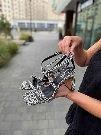 LIRIO Босоніжки жіночі леопардові з натуральної шкіри LIRIO L0275/8073-72 / Босоніжки з квадрат Коломыя